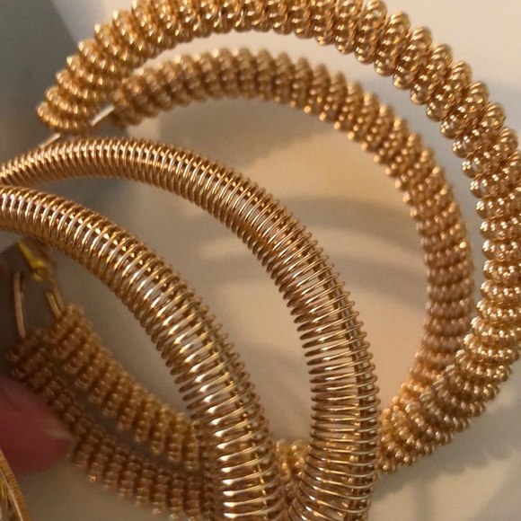 🔥BOGO FREE Gold Earrings - Picture 2 of 4